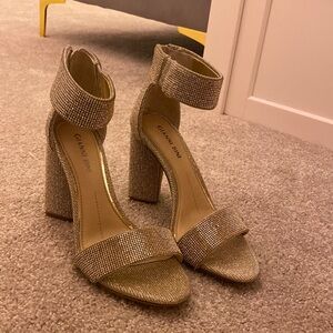 Beautiful heels, comfortable too size 6.5